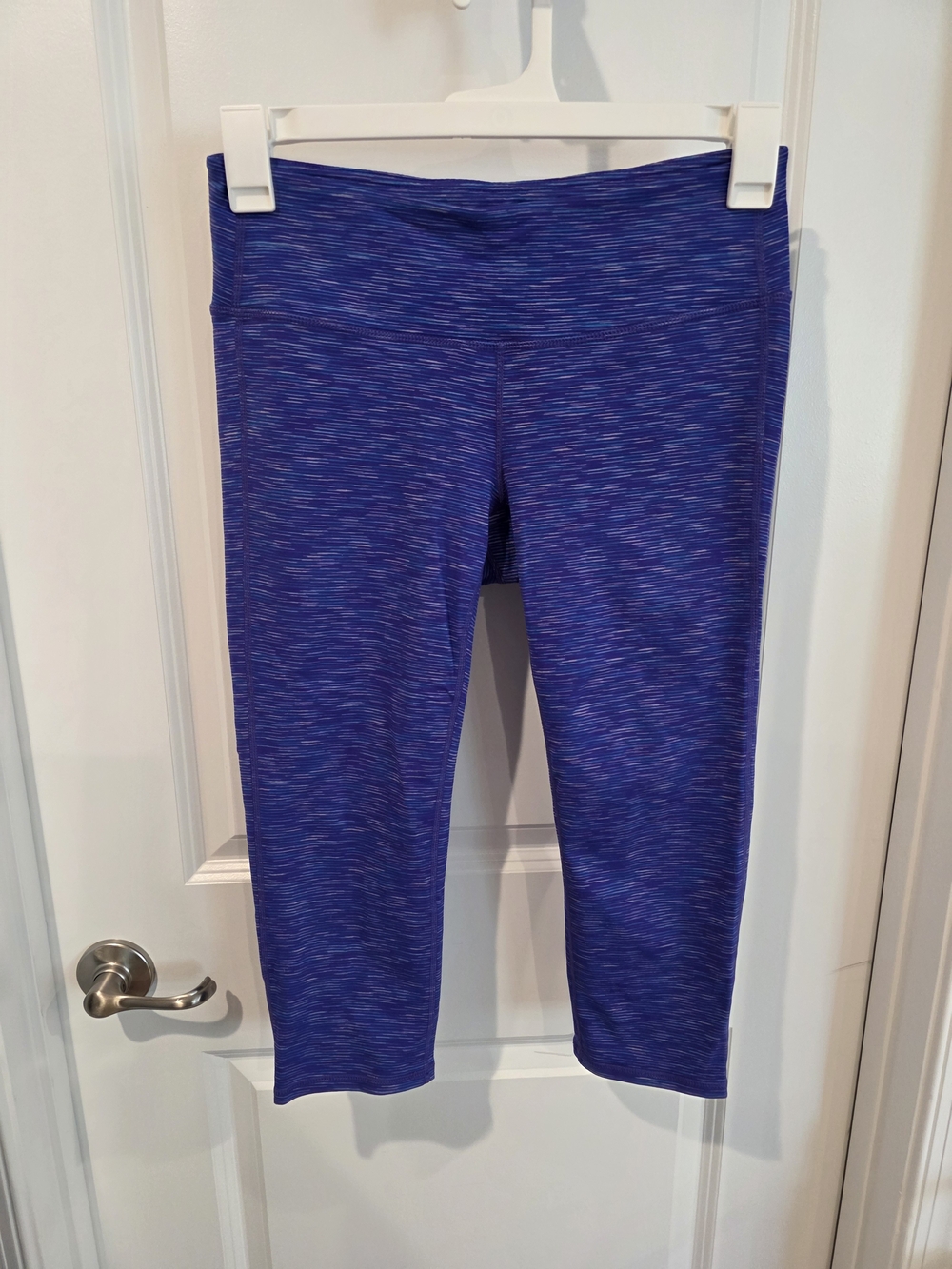 Athleta Chaturanga Capri Leggings